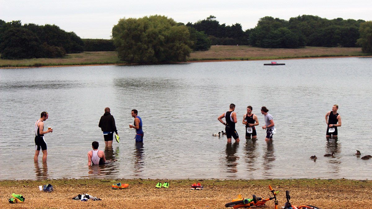 What do you do after the Dambuster Triathlon? You have a paddle with the ducks and a pint of Erdinger Alkoholfree Beer of course.