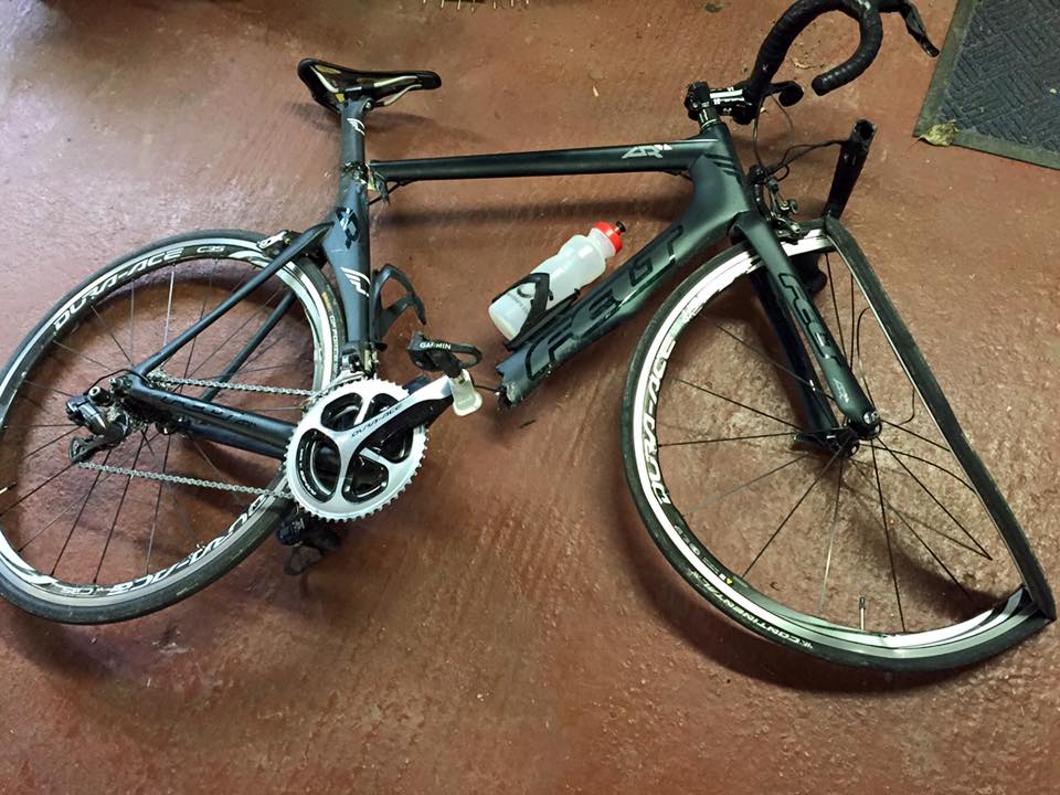 Carbon-Bicycle-Smashed bicycle hire on holiday. Tips for hiring a road bike.