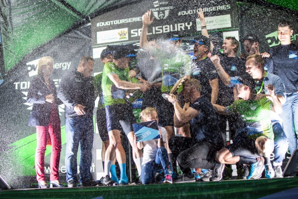 Canyon Eisberg team celebrating race victory