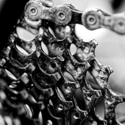 How to repair a broken bicycle chain