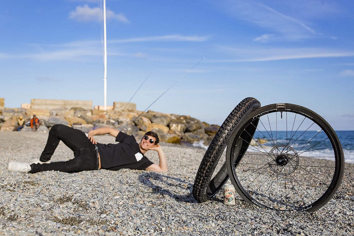 How to prevent punctures mountain bike tyres