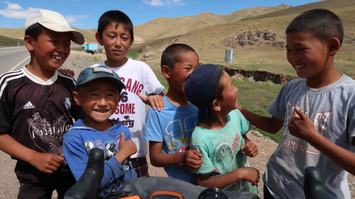 Los lugareños de Kirguistán
